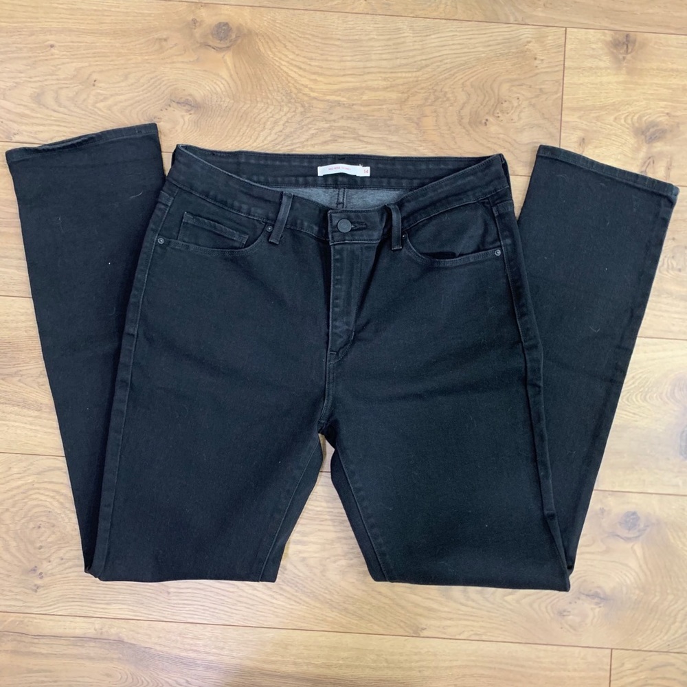 Levi mid rise size 14